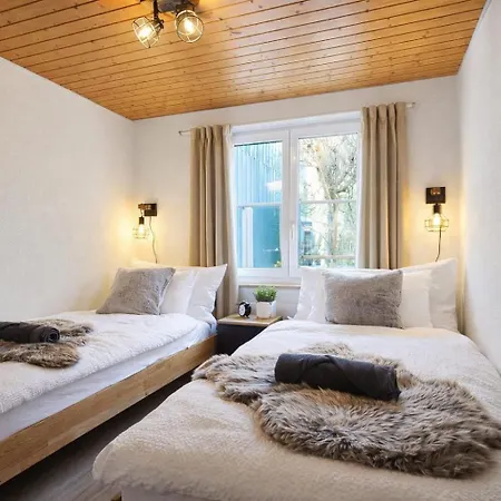 Alpine 2 I Sleeps 12 I I Parking Apartamento Frutigen